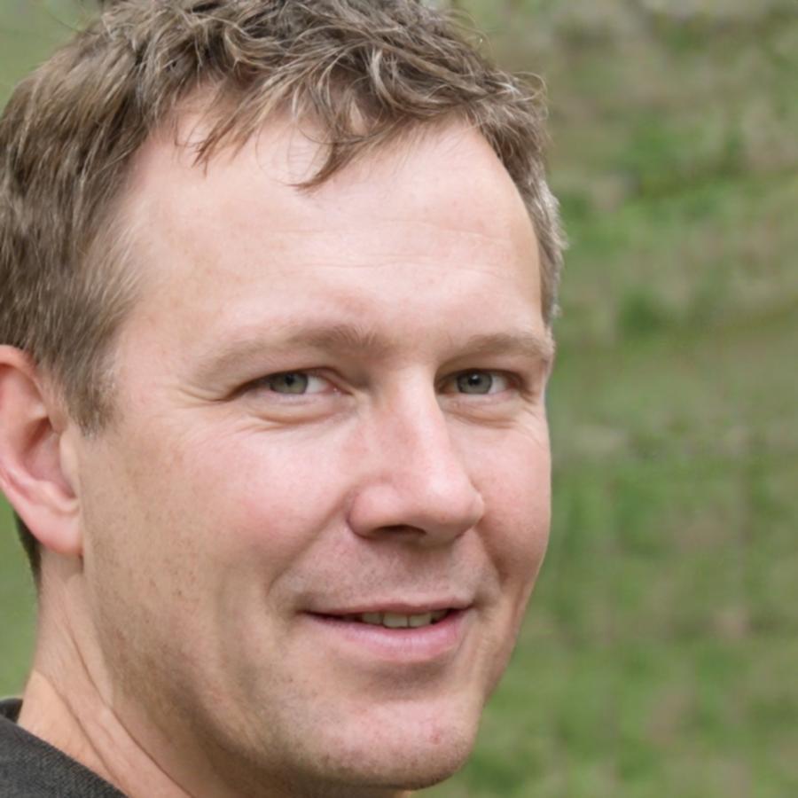 Portrait d'Élias Bergström travaillant sur un projet de design 3D